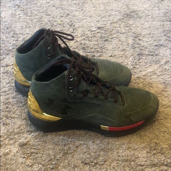 Under Amour high tops 10.5 (1758)